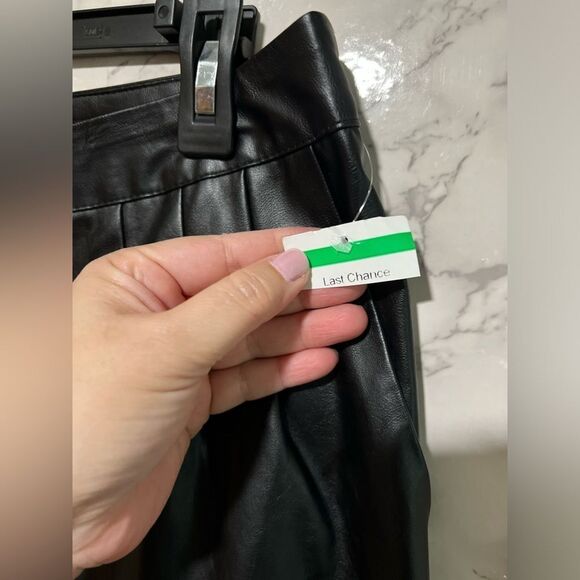 Blank NYC Faux Leather Pleated Trousers - Picture 8 of 15